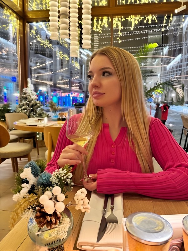 Эмили фото 2